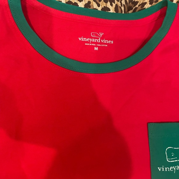 M medium Vineyard Vines Green and red whale long sleeve shirt - Picture 4 of 4